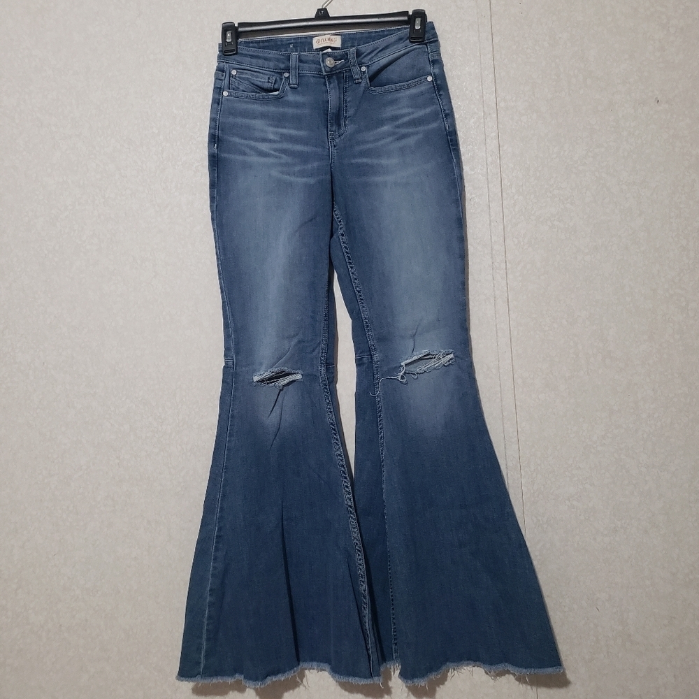 SHYANNE....Women's Blue Flared Jeans...SIZE:29